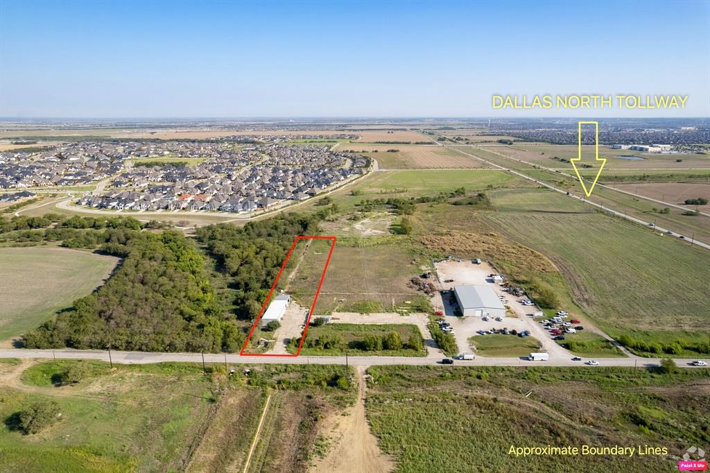1530 W First Street Property Photo 3