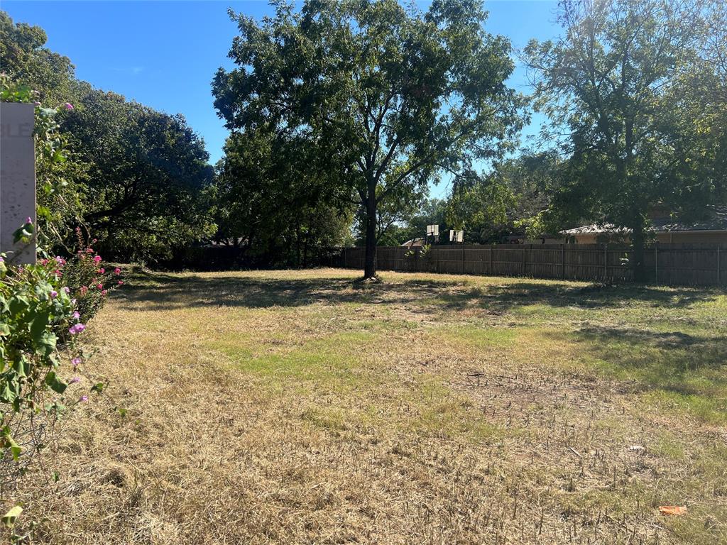 406 N Cleburne Whitney Road Property Photo 1
