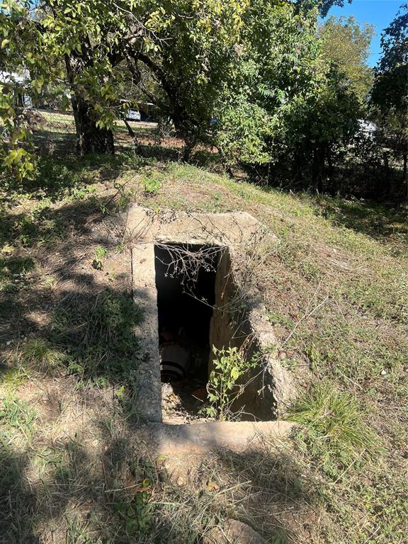 406 N Cleburne Whitney Road Property Photo 4