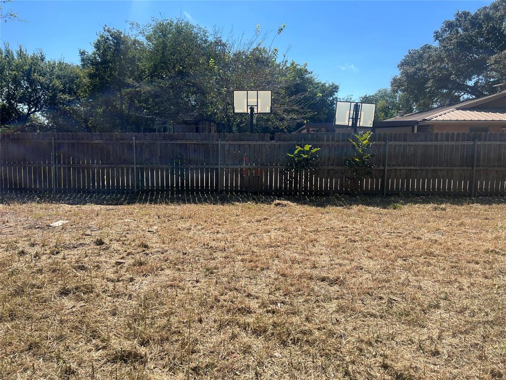 406 N Cleburne Whitney Road Property Photo 6