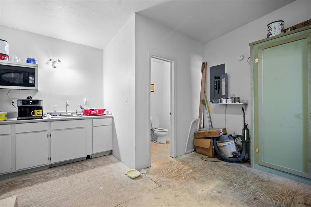 439 Fm 2604 Property Photo 23