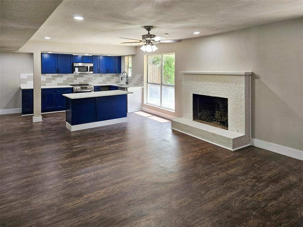 1914 Emerson Lane Property Photo 4