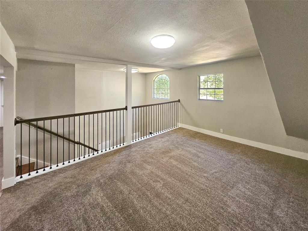 1914 Emerson Lane Property Photo 11