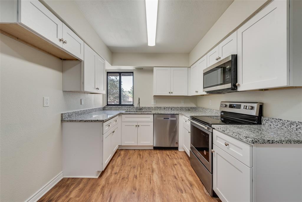 11913 Leisure Drive Property Photo 3