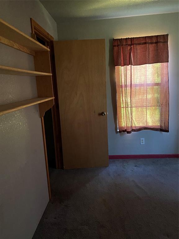 501 W 12th Property Photo 10