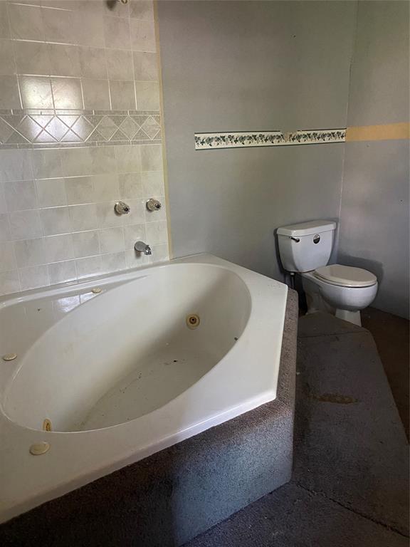 501 W 12th Property Photo 16