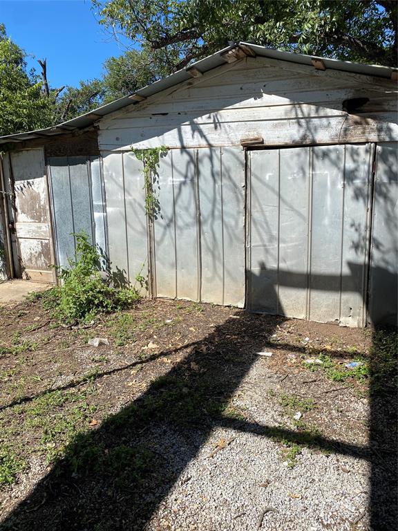 501 W 12th Property Photo 21