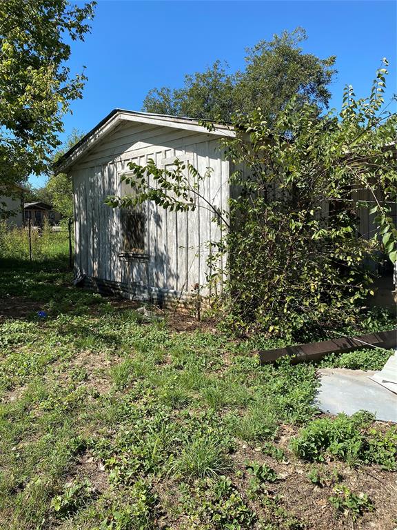 501 W 12th Property Photo 22