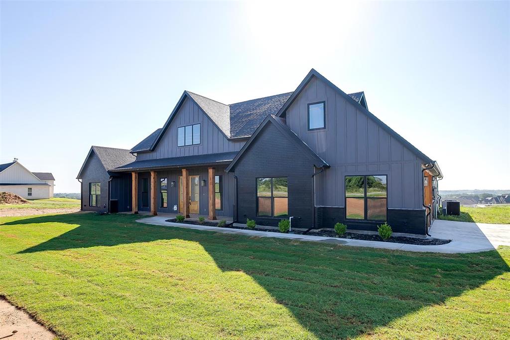 1004 Agnes Property Photo 1