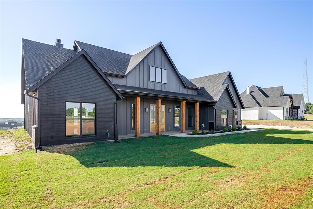 1004 Agnes Property Photo 3