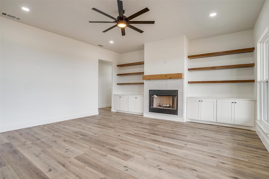 1004 Agnes Property Photo 9