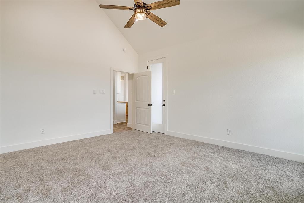 1004 Agnes Property Photo 17