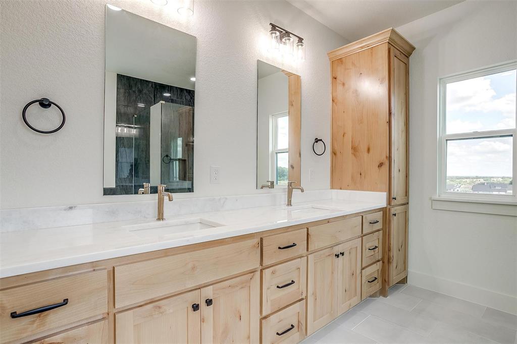 1004 Agnes Property Photo 18