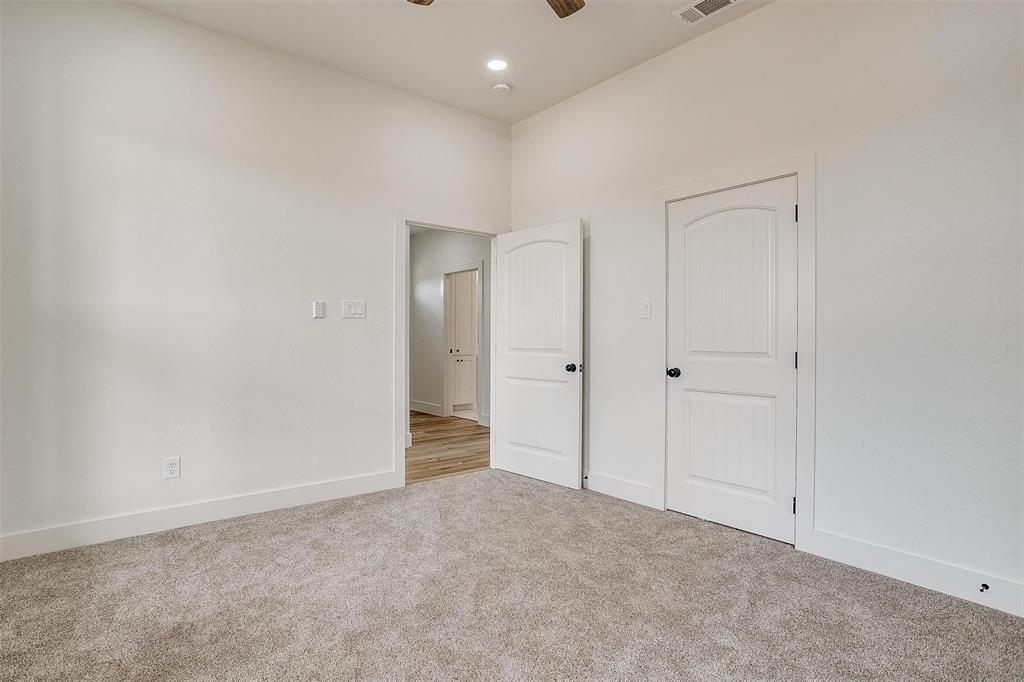 1004 Agnes Property Photo 23