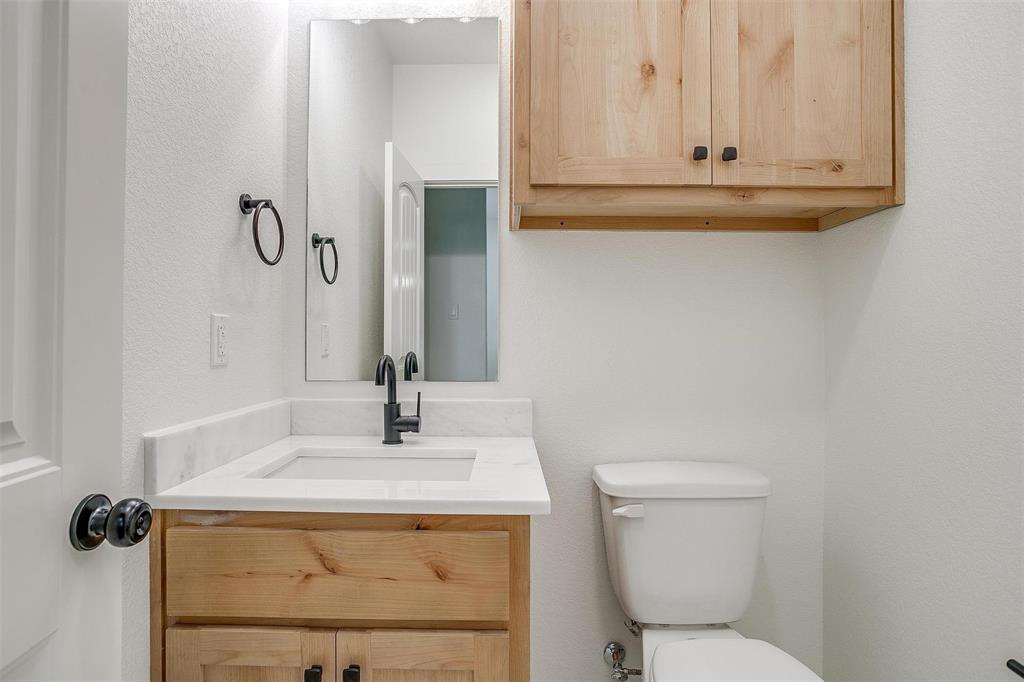 1004 Agnes Property Photo 26