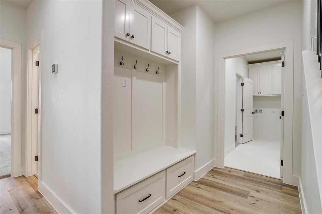 1004 Agnes Property Photo 27