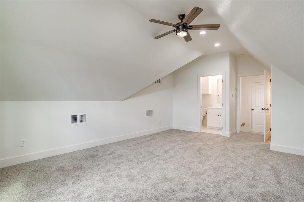 1004 Agnes Property Photo 29
