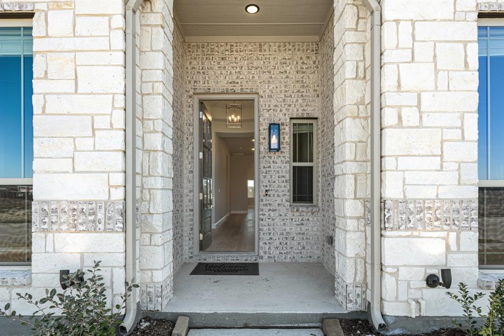 914 S Bluebird Lane Property Photo 4