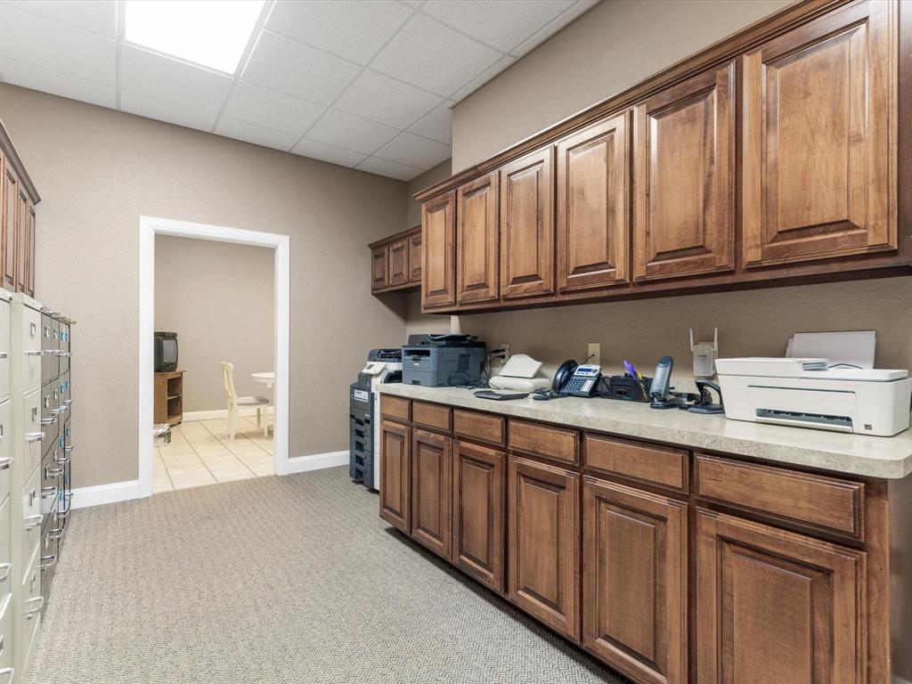 202 Hyde Park Boulevard Property Photo 16