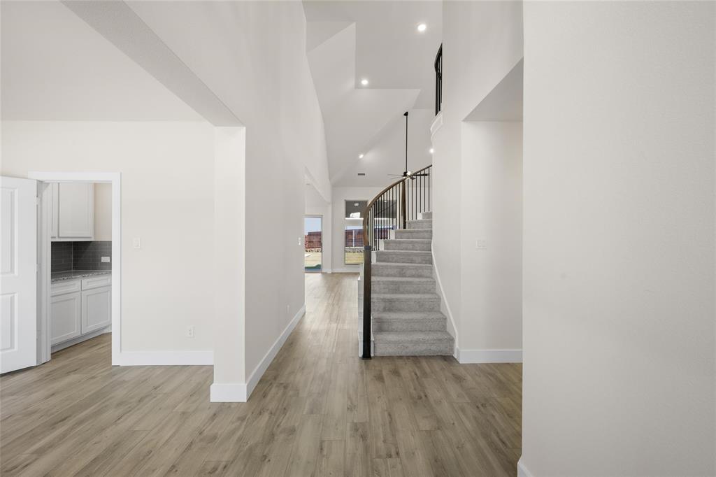 1814 River Hills Court Property Photo 4