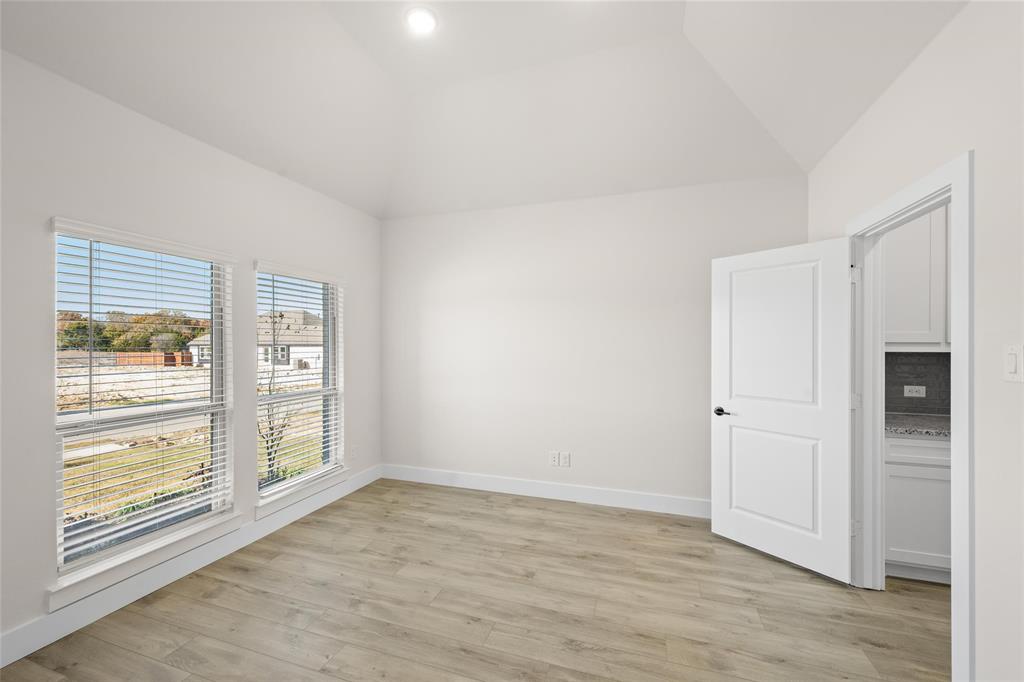 1814 River Hills Court Property Photo 5