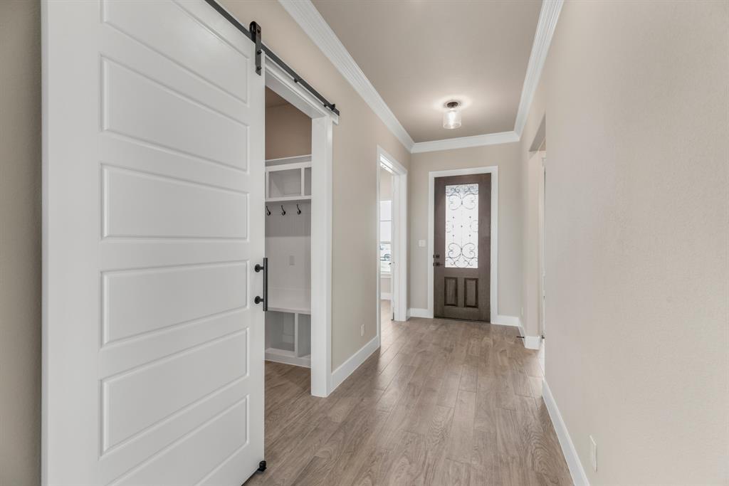 2205 Meteor Drive Property Photo 8