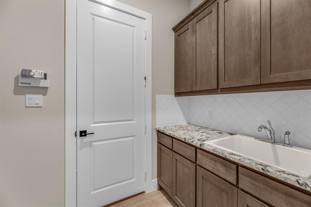 2205 Meteor Drive Property Photo 27