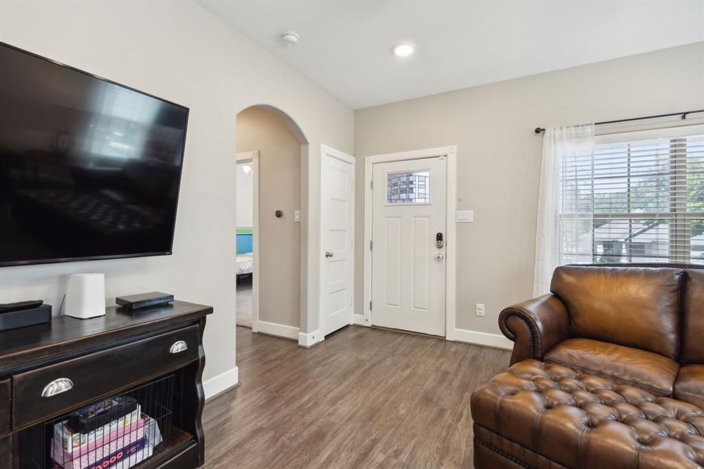 322 S Watson Street Property Photo 4