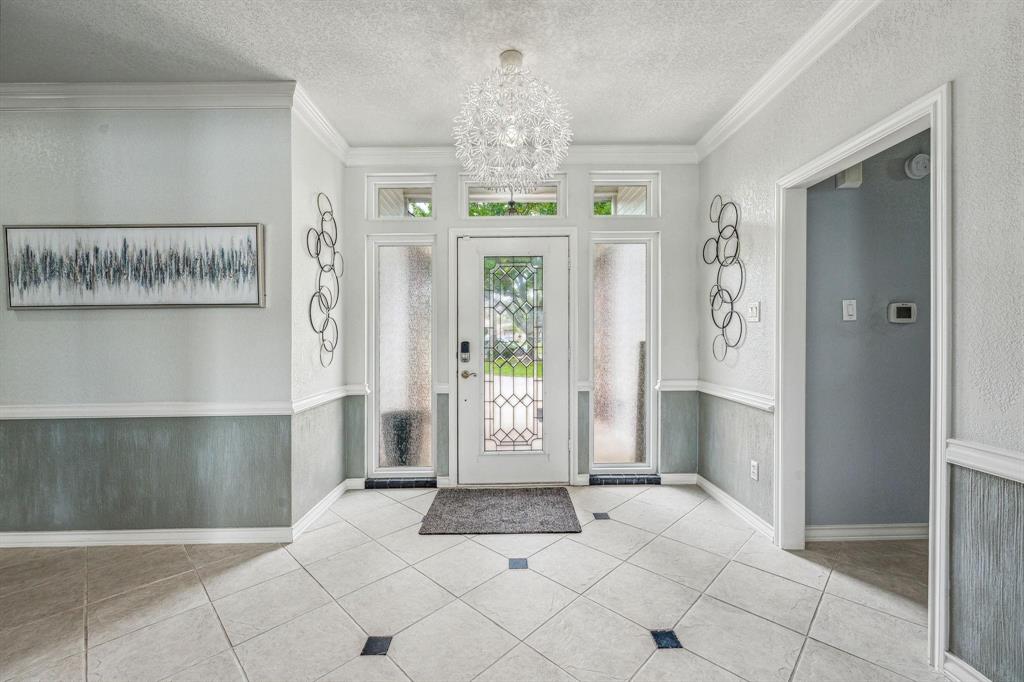 2415 Pebble Drive Property Photo 4