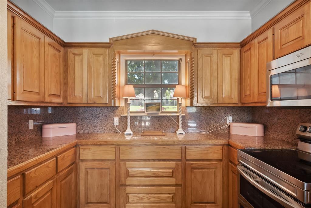 102 Woodrun Court Property Photo 6