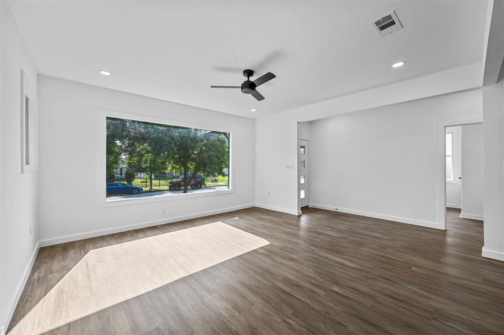 613 S Montreal Avenue Property Photo 11