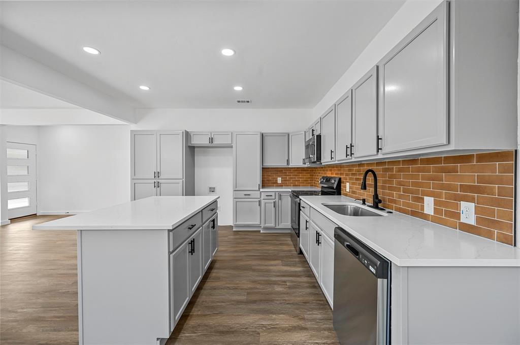 613 S Montreal Avenue Property Photo 13