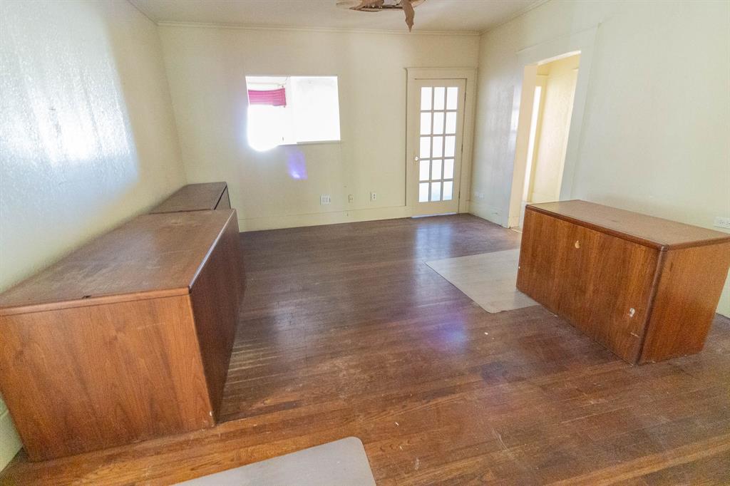 106 S Jefferson Street Property Photo 8
