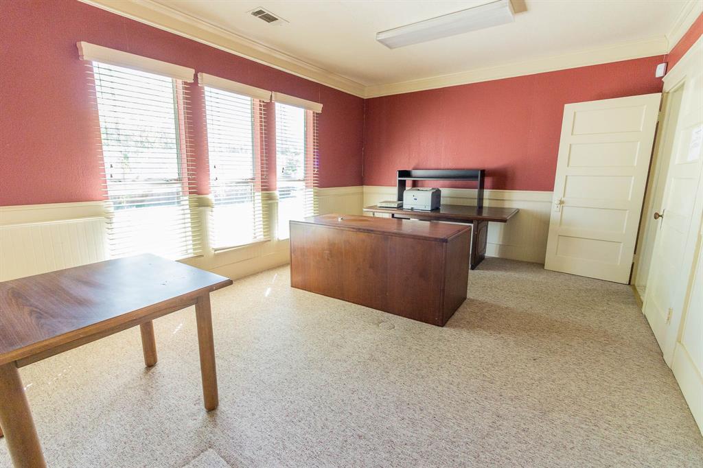 106 S Jefferson Street Property Photo 11