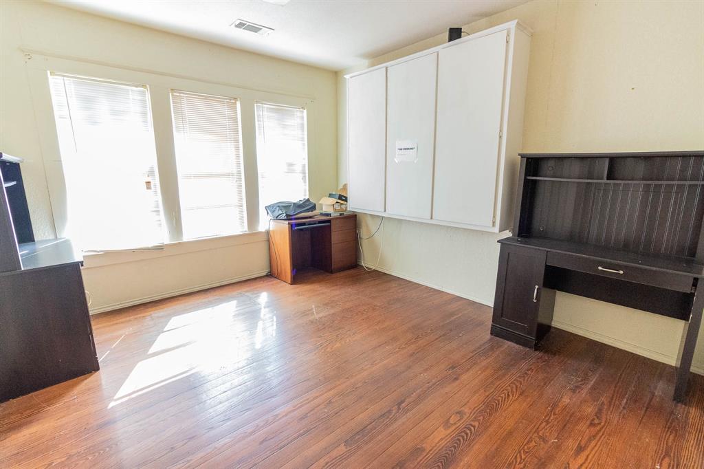 106 S Jefferson Street Property Photo 13