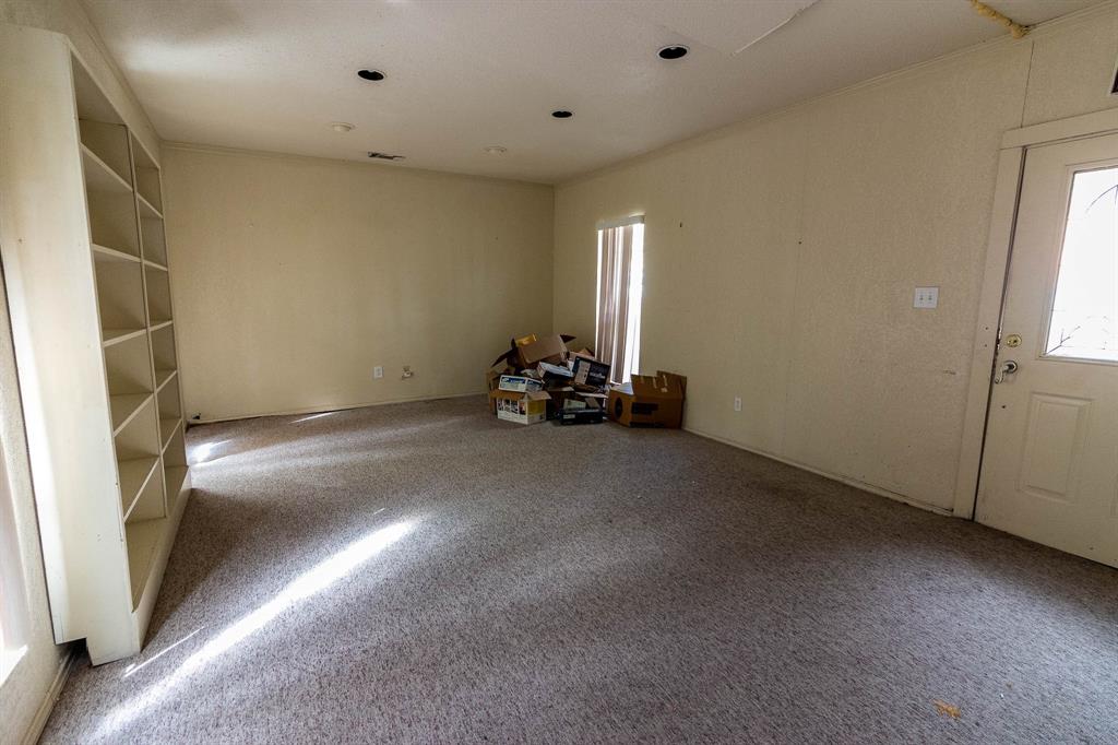 106 S Jefferson Street Property Photo 16