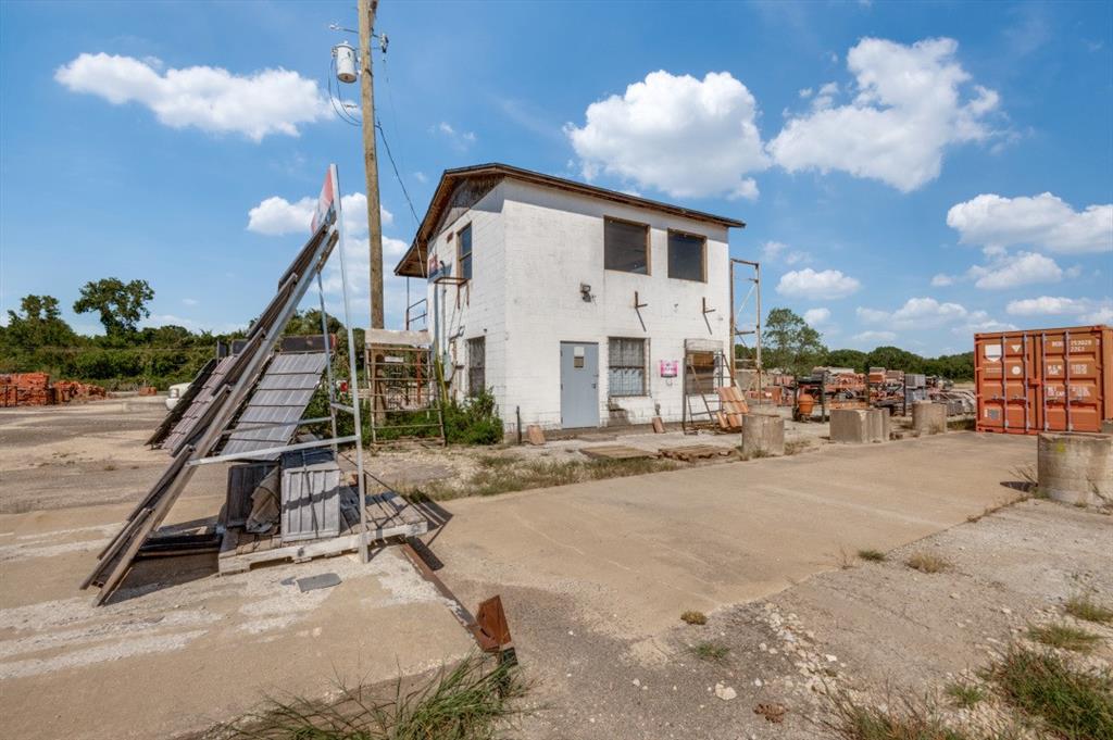 3120 S Precinct Line Road Property Photo 9
