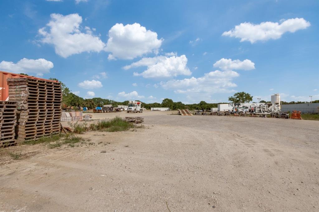 3120 S Precinct Line Road Property Photo 11