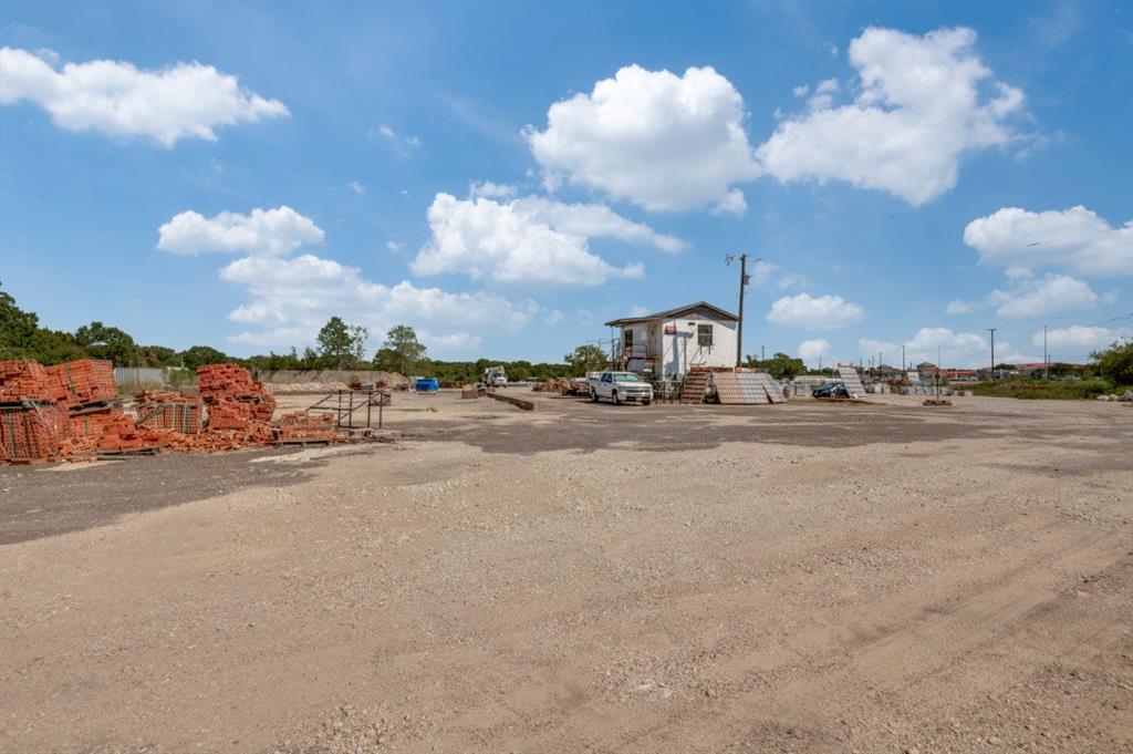 3120 S Precinct Line Road Property Photo 12