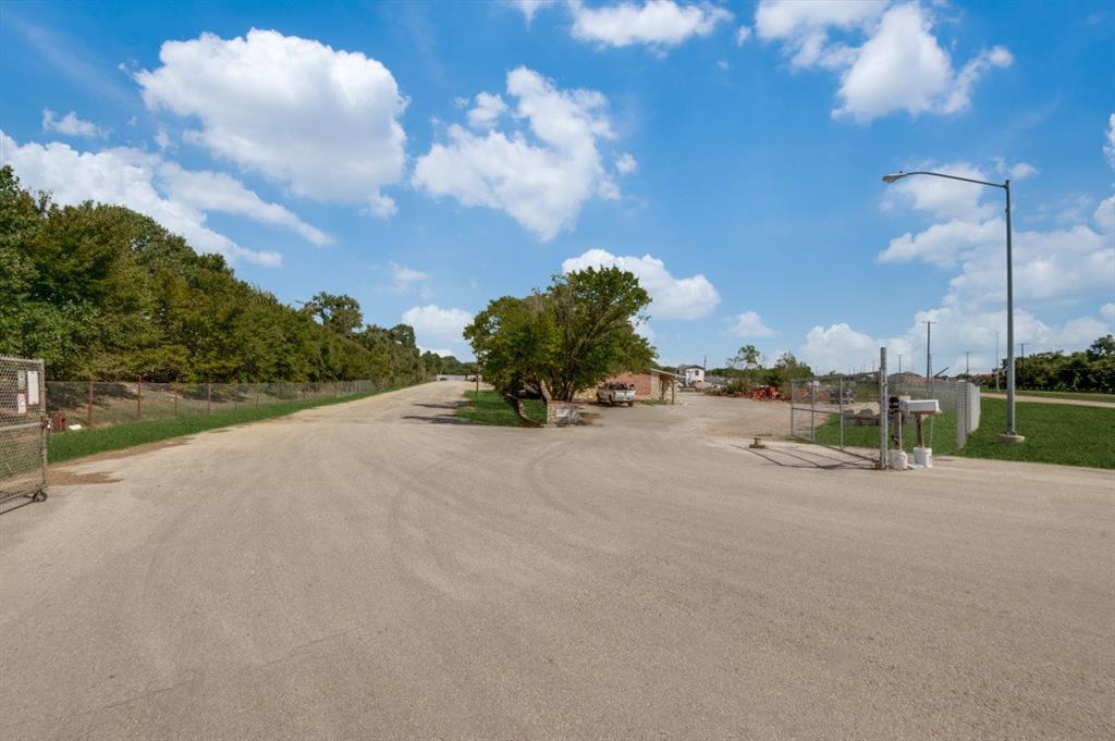 3120 S Precinct Line Road Property Photo 13