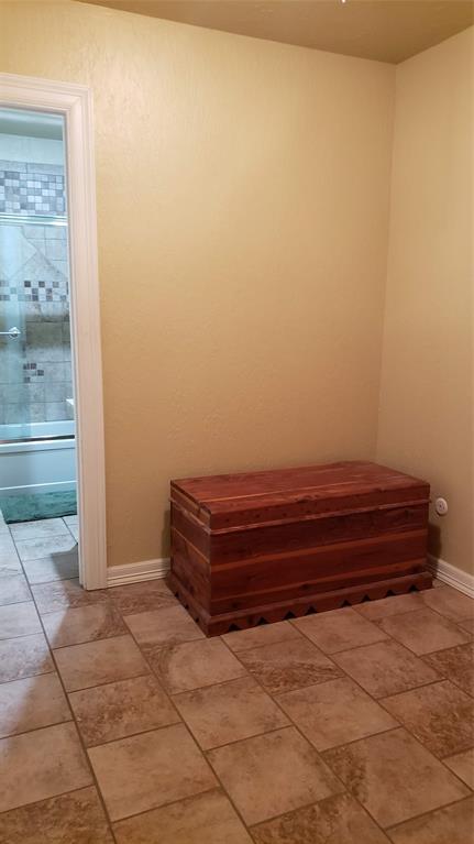 1440 S Keller Road Property Photo 23