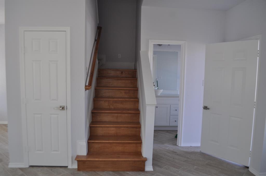 2320 Murphy Court Property Photo 8