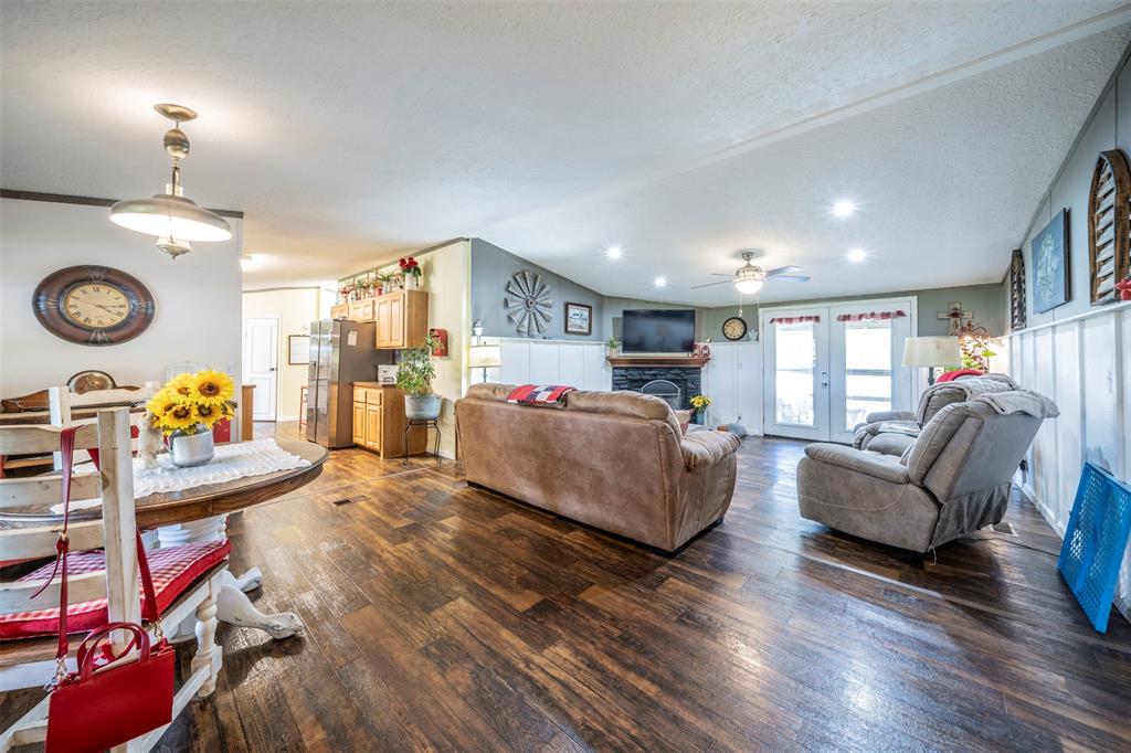955 Tiffany Street Property Photo 3