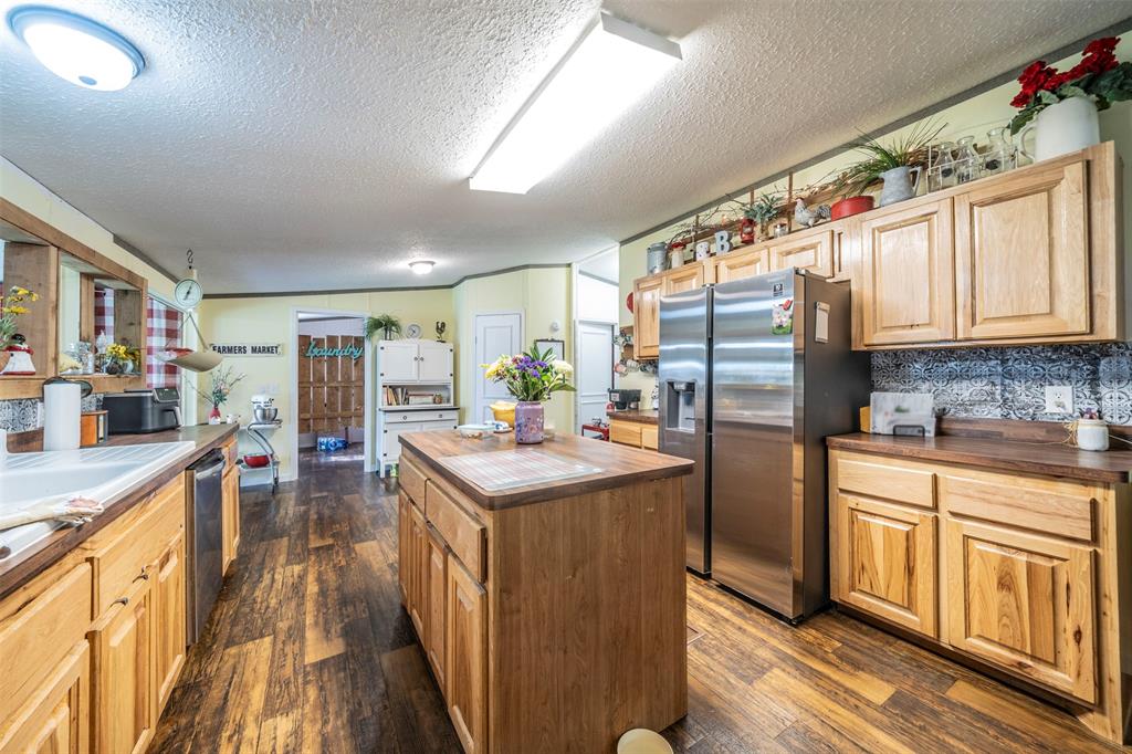 955 Tiffany Street Property Photo 8