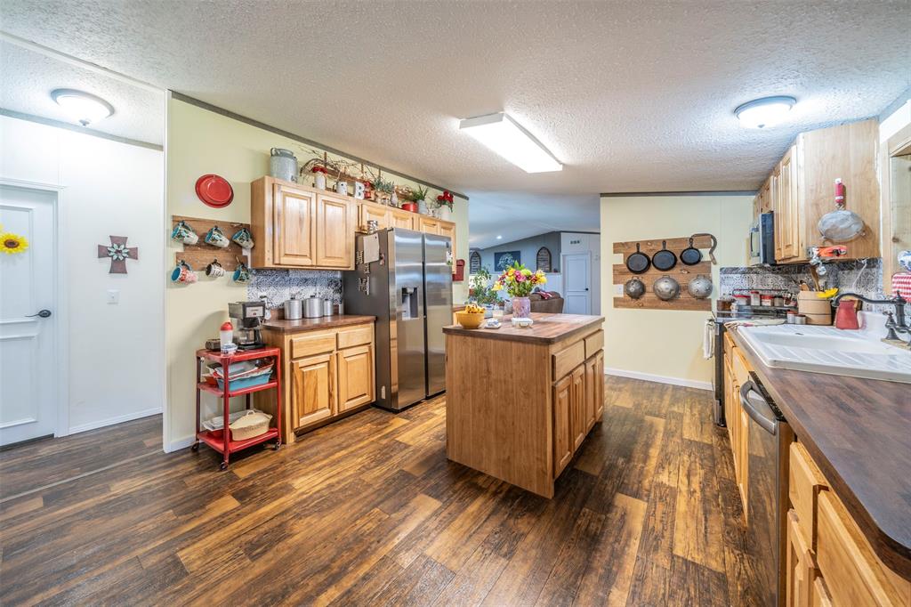 955 Tiffany Street Property Photo 10