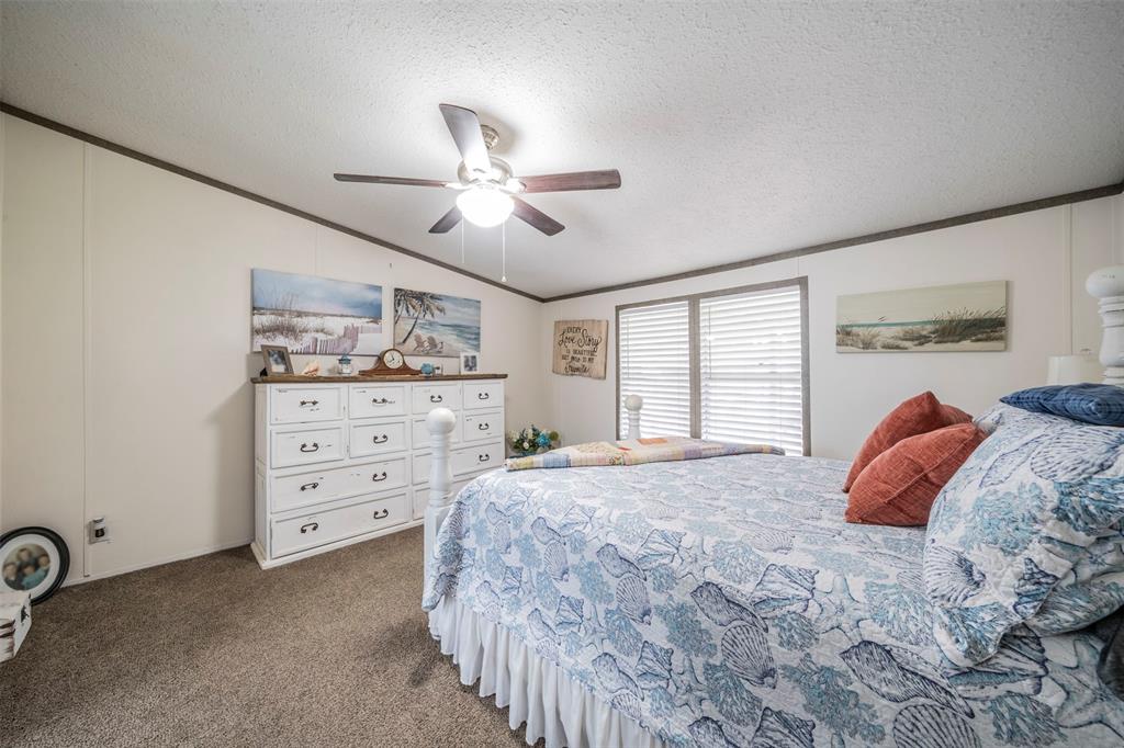 955 Tiffany Street Property Photo 14