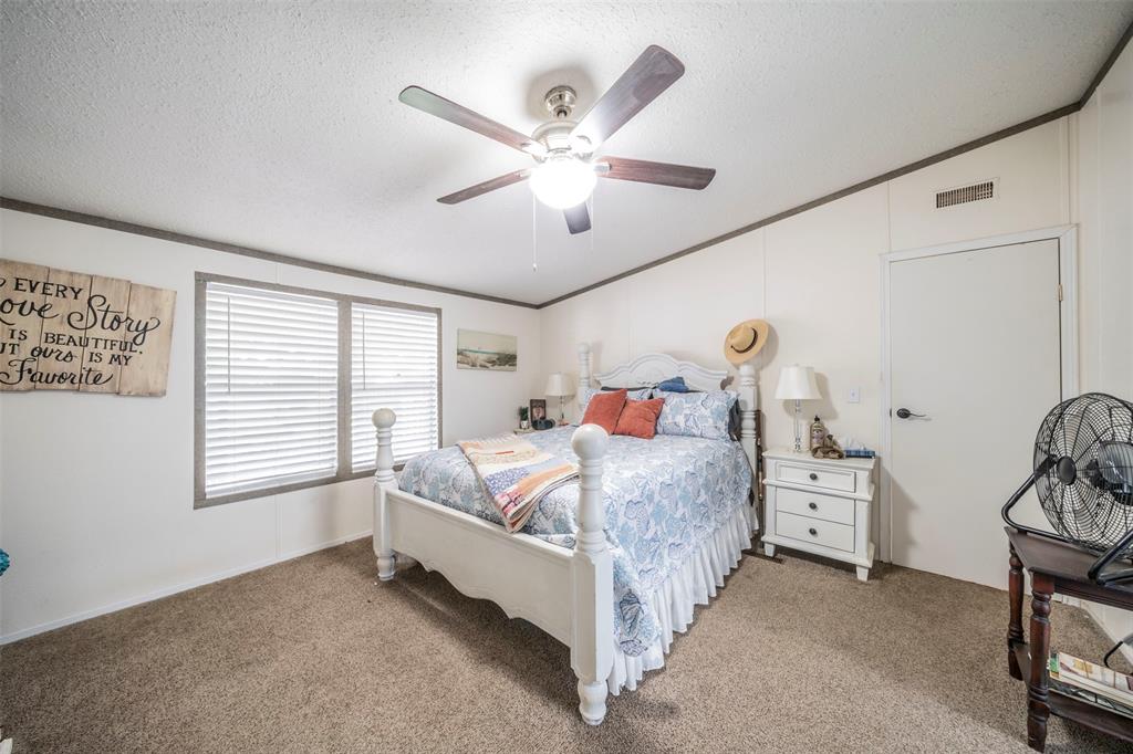 955 Tiffany Street Property Photo 15