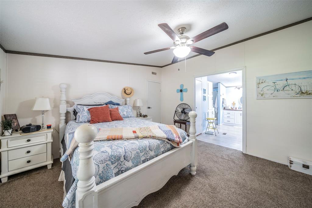 955 Tiffany Street Property Photo 16