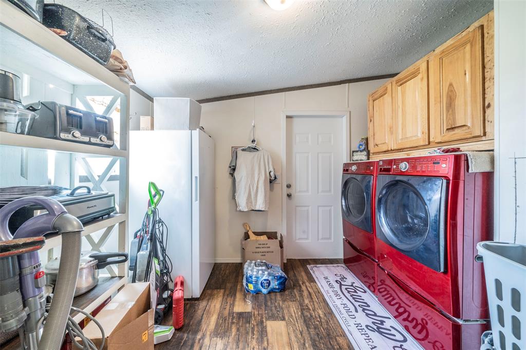 955 Tiffany Street Property Photo 24