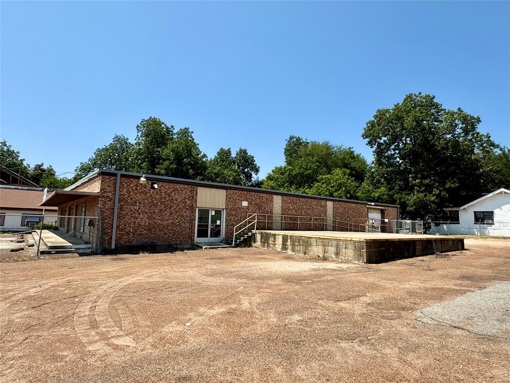 900 Bonham Street Property Photo 2